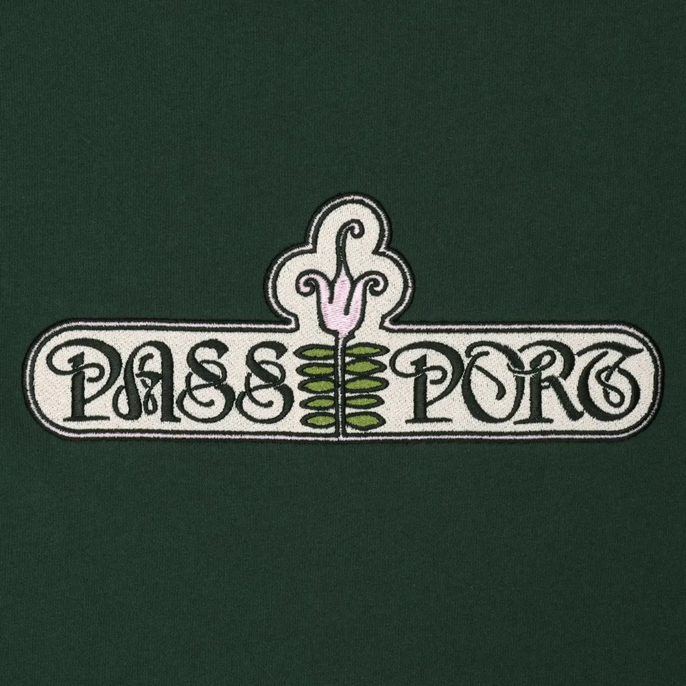 Passport Gardenia Forest Green T-shirt [Size: M]